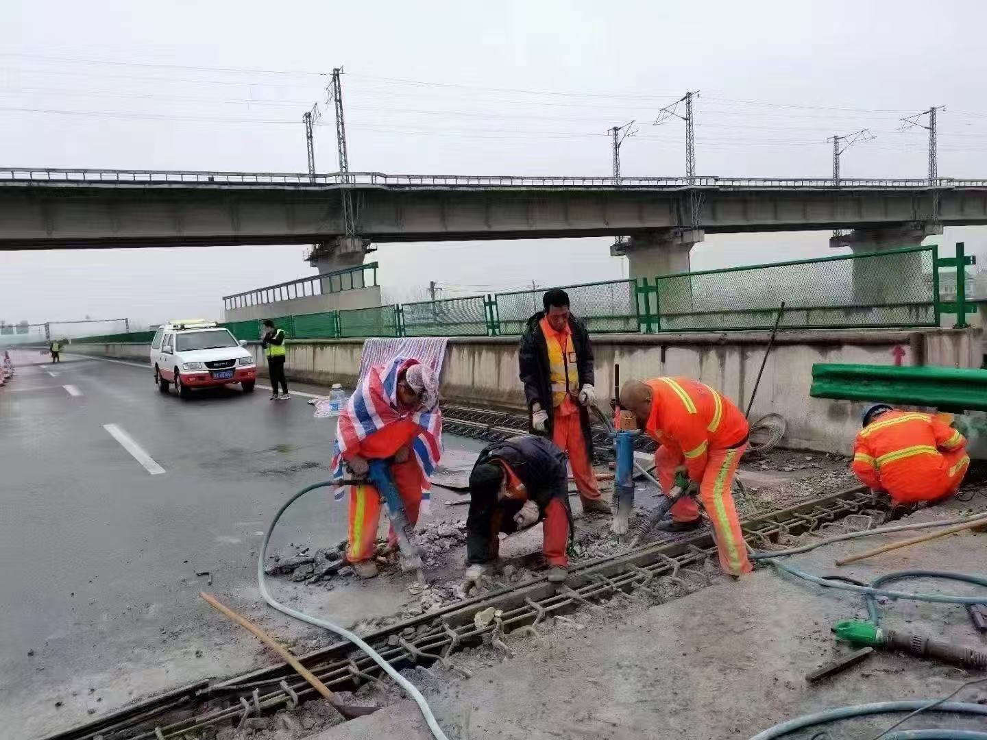 茂港桥梁伸缩缝抢修料