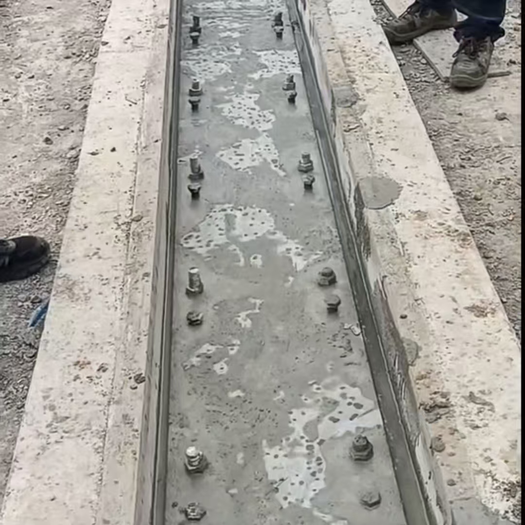 茂港港口码头起重机龙门吊重型机械设备稳固用早强快凝轨道胶泥